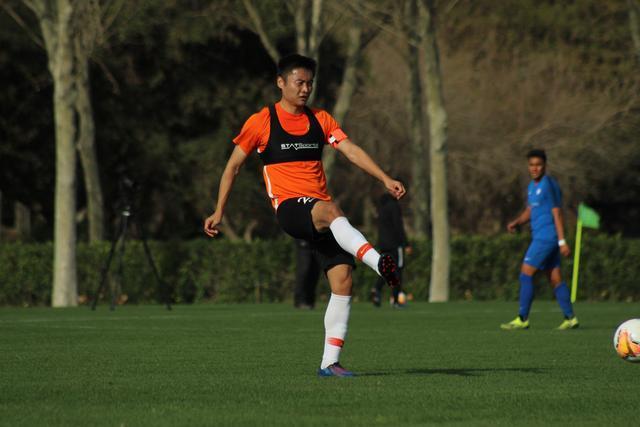 约基奇35+7+7爱德华兹44分 掘金力克森林狼2-2