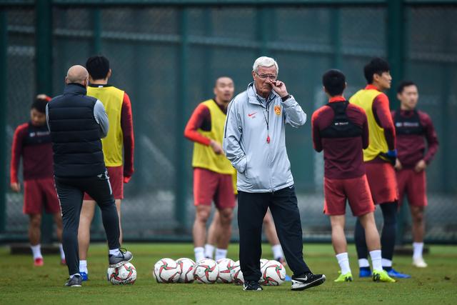 膝伤还没好！莱昂纳德将从赛季开始无限期缺阵