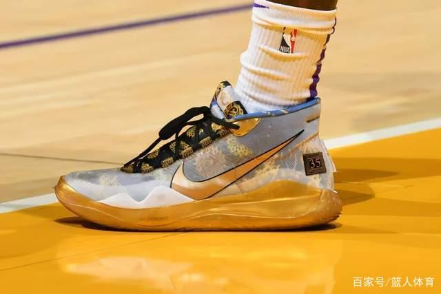 赵嘉义21+8青岛胜江苏 王哲林17+15上海胜广州